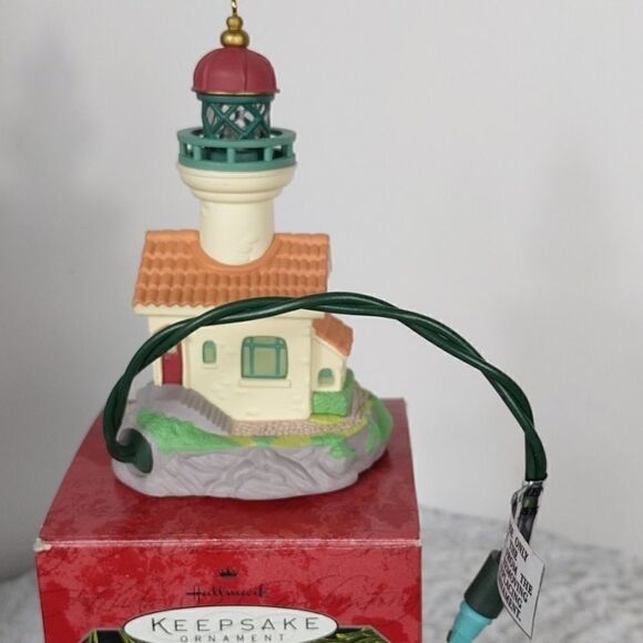 Vintage Hallmark FlashingLight Lighthouse Ornament - Picture 3 of 8